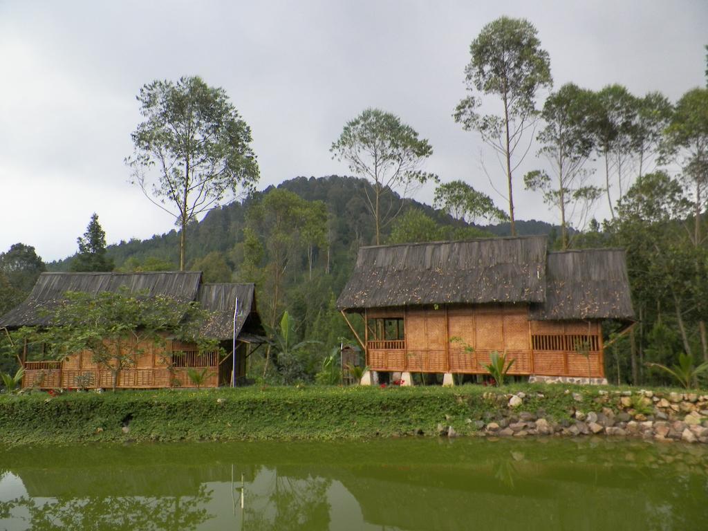 Villa Kampung Karuhun Sutan Raja 万隆 外观 照片